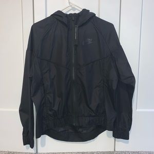 NEW WITH TAGS Womens Nike Windbreaker